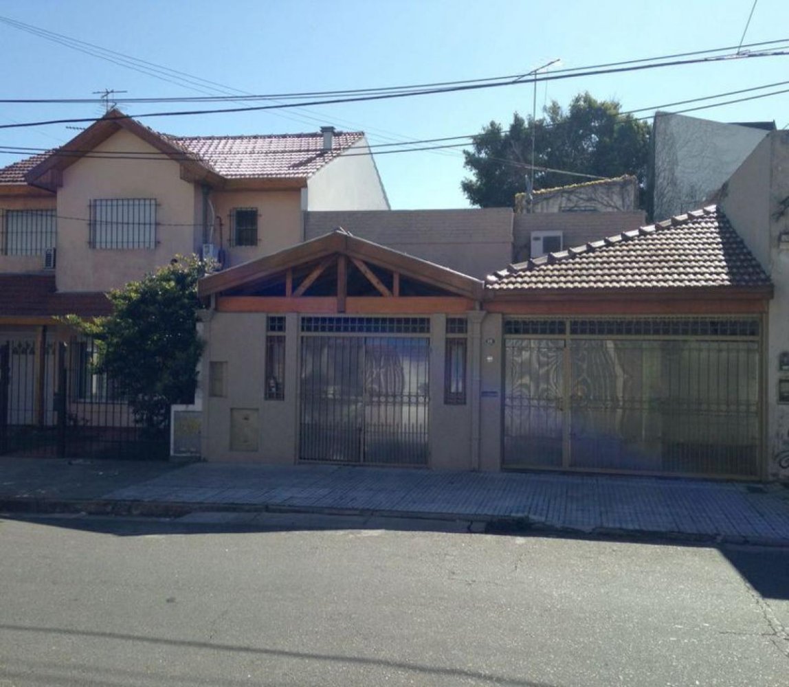 4 bedrooms House in Bermudez, Argentina No. 16260