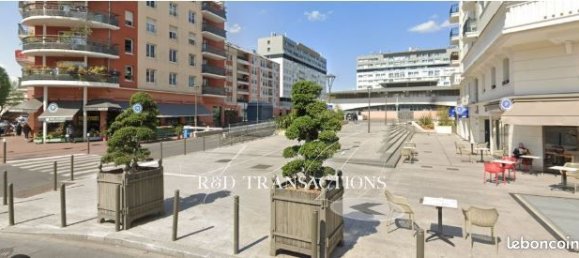 Apartamento de 2 dormitorios en Suresnes, France No. 330636 10