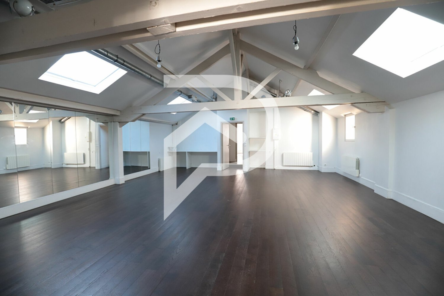 Edificio de 9 habitaciónes en Boulogne-Billancourt, France No. 127797