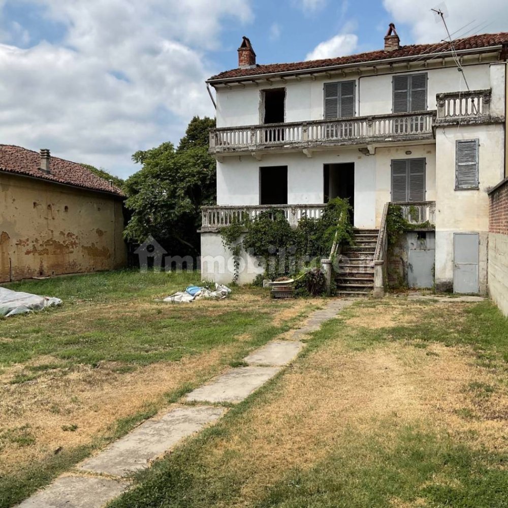 4 bedrooms House in Refrancore, Italy No. 261451