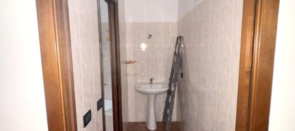 Квартира с 2 комнатами в Романенго, Италия № 333736 9