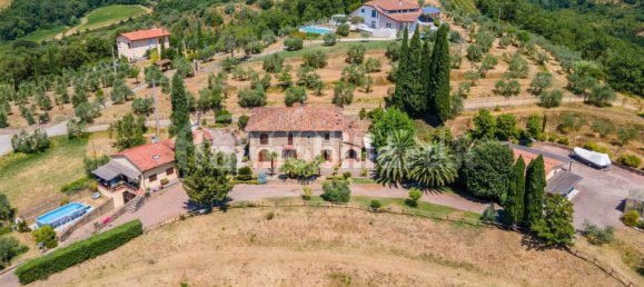 3 Schlafzimmer Villa in Arezzo, Italy, Nr. 269791 7