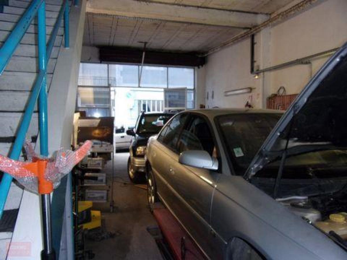 158m² Factory in Perigueux, France No. 18655