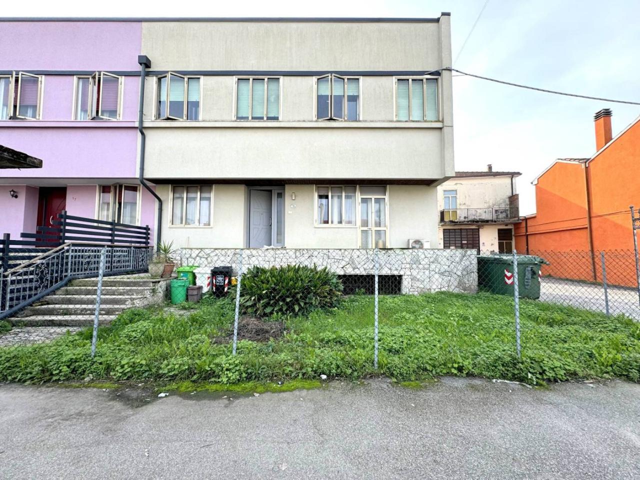 9 rooms Villa in Loreo, Italy No. 129820