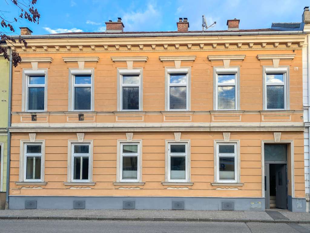 5 rooms Apartment in Stockerau, Austria No. 32857