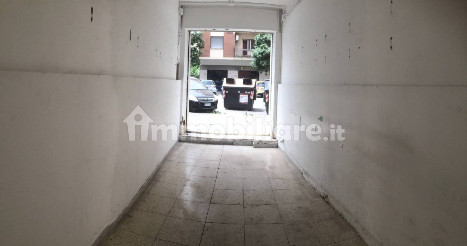 Propiedad comercial de 1 habitación en Rome, Italy No. 219950