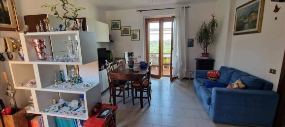 3 bedrooms Apartment in Siena, Italy No. 70517 2