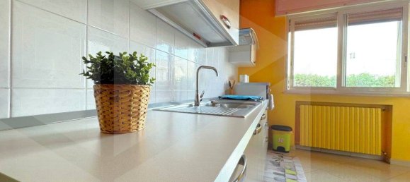 6 rooms Villa in Triggiano, Italy No. 28887 3