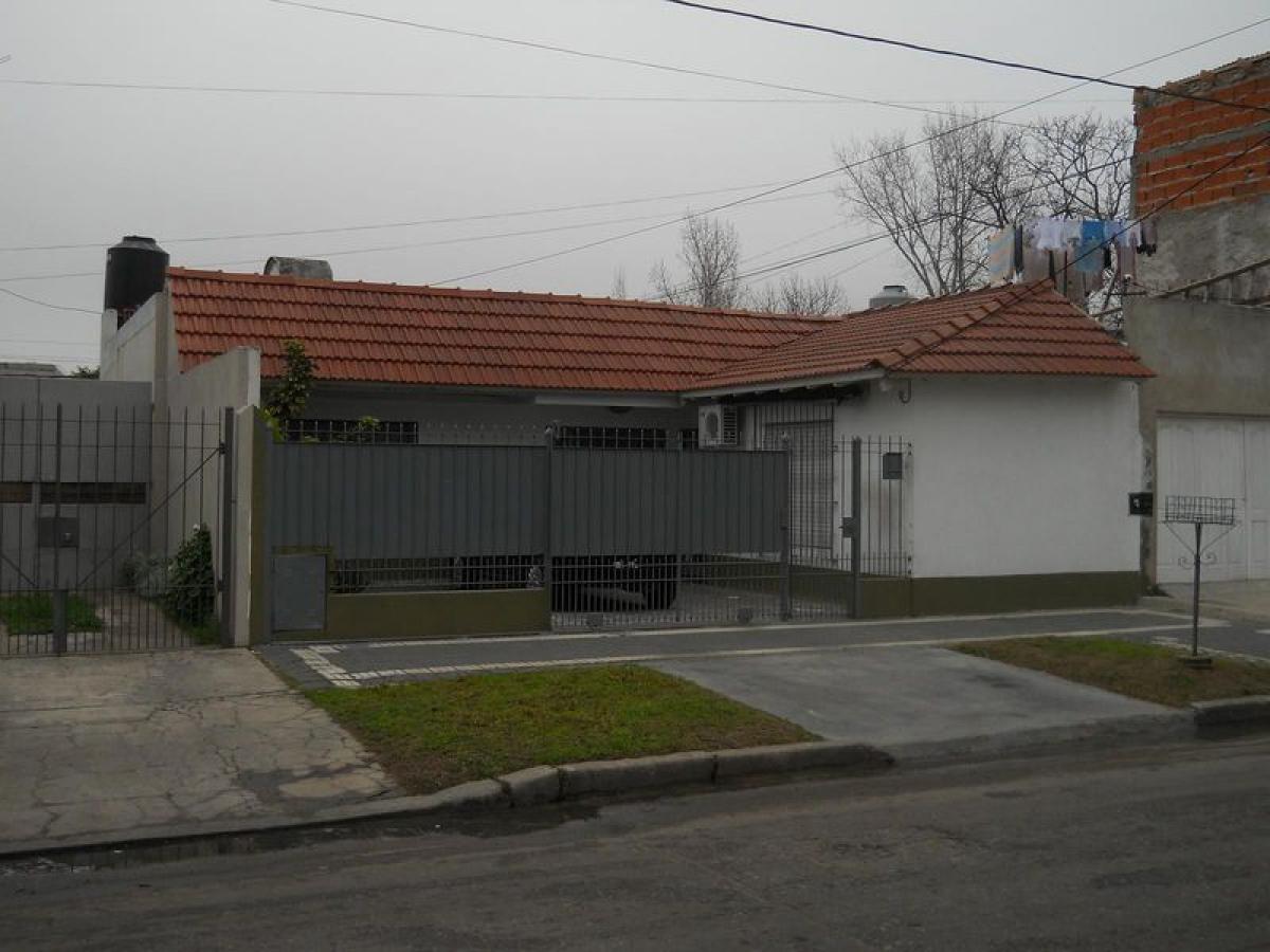 3 bedrooms House in Lomas de Zamora, Argentina No. 3213
