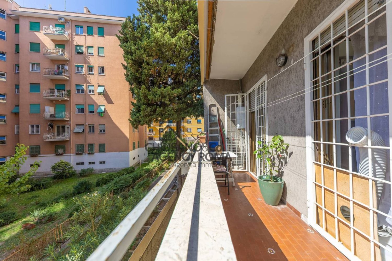 2 bedrooms Apartment in Rome, Italy No. 386399