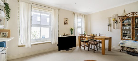 2 bedrooms Maisonette in London, United Kingdom No. 12196 3