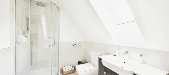 4 bedrooms House in Sheerness, United Kingdom No. 10666 54