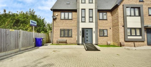 4 bedrooms House in Sheerness, United Kingdom No. 10666 43