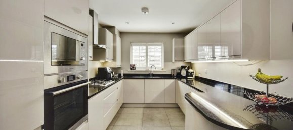 4 bedrooms House in Sheerness, United Kingdom No. 10666 24