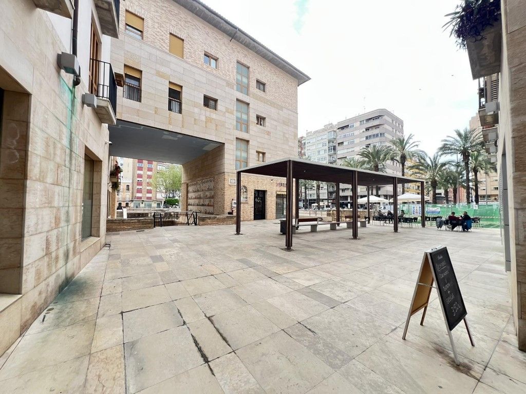Propriété commerciale à Alzira, Spain 122m² No. 135199