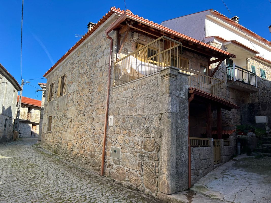 2 bedrooms House in Armamar, Portugal No. 158964