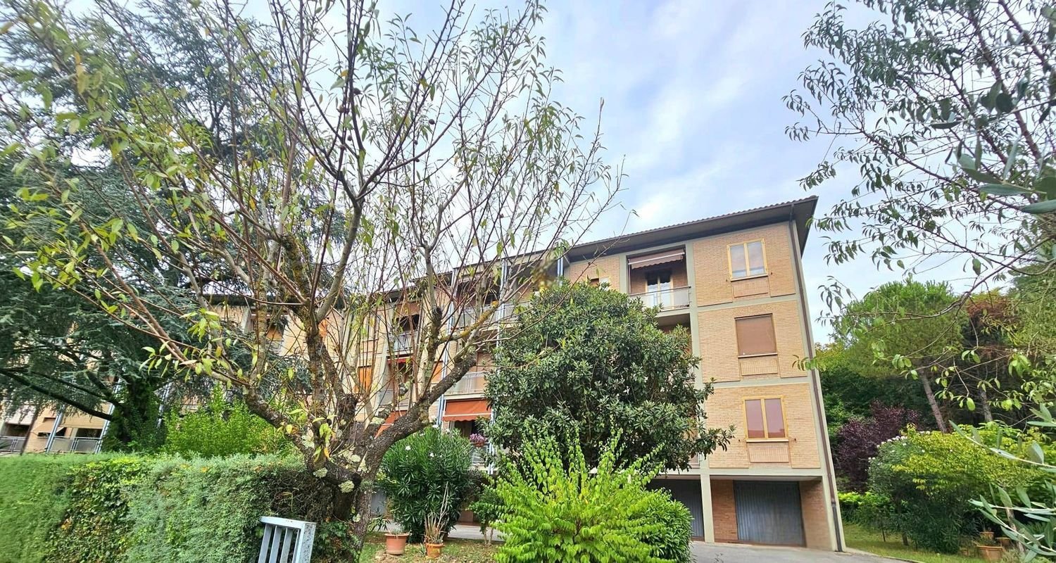 5 bedrooms Apartment in Siena, Italy No. 380910
