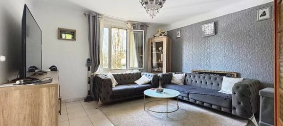 3 bedrooms Apartment in Marseille, France No. 315753 2