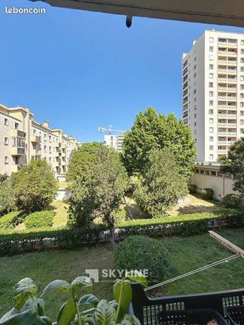 3 bedrooms Apartment in Marseille, France No. 315753