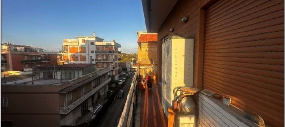 2 rooms Apartment in Rome, Italy No. 189948 5