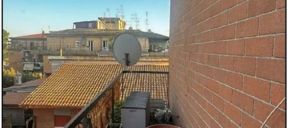 2 rooms Apartment in Rome, Italy No. 189948 4