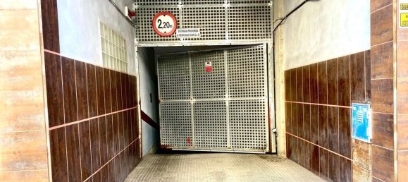 Garage à Palma de Majorca, Spain No. 155357 2