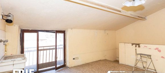 3 Schlafzimmer Wohnung in Rescaldina, Italy, Nr. 363754 19