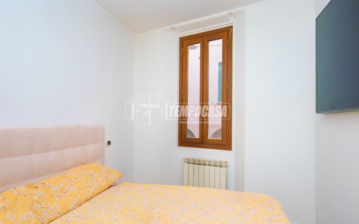 3 rooms Apartment in Bologna, Italy No. 275031