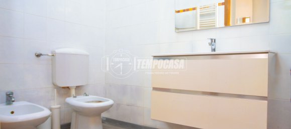 3 rooms Apartment in Bologna, Italy No. 275031 16
