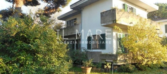 Villa de 8 habitaciónes en Massa, Italy No. 49411 25