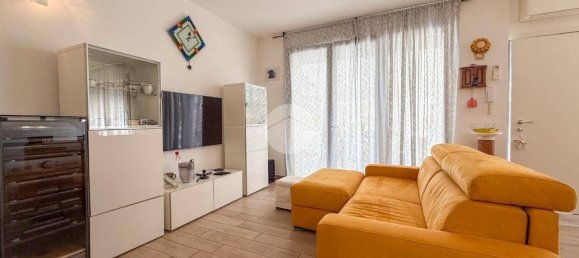 3 Schlafzimmer Haus in Misano Adriatico, Italy, Nr. 303936 5