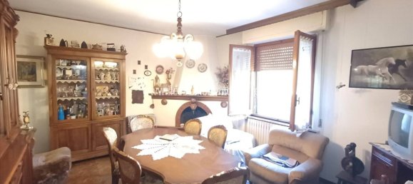 Apartamento de 3 dormitorios en Chiusi, Italy No. 194209 9