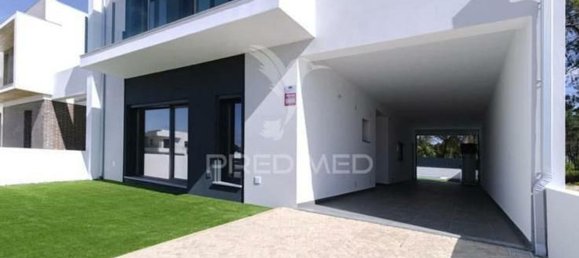 3 bedrooms House in Sesimbra, Portugal No. 114453 2