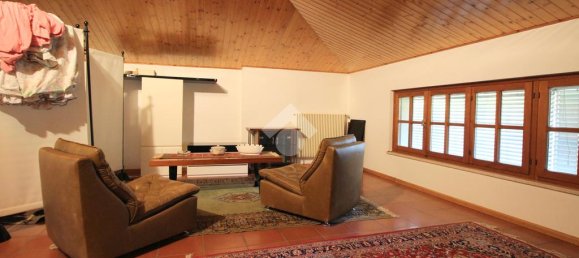 4 غرف نوم فيلا في Udine, Italy رقم 127968 38