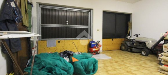 4 غرف نوم فيلا في Udine, Italy رقم 127968 48