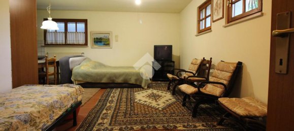 4 غرف نوم فيلا في Udine, Italy رقم 127968 41