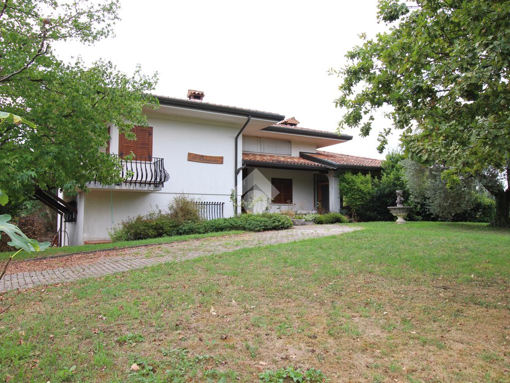 4 غرف نوم فيلا في Udine, Italy رقم 127968