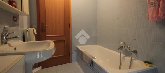 4 غرف نوم فيلا في Udine, Italy رقم 127968 34