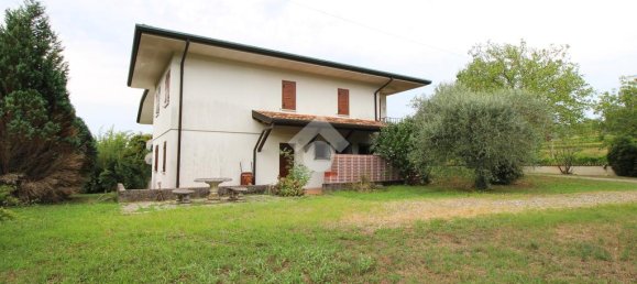 4 غرف نوم فيلا في Udine, Italy رقم 127968 5