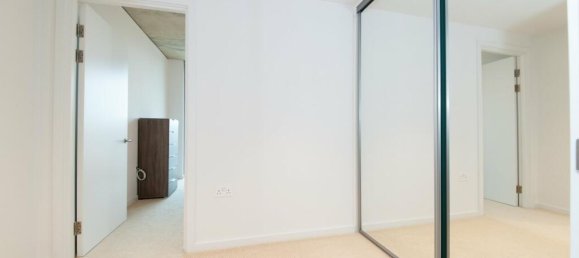 1 bedroom Apartment in London, United Kingdom No. 4357 4