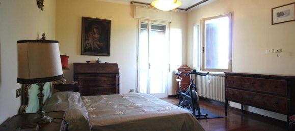Apartamento de 4 dormitorios en Cesena, Italy No. 283743 21