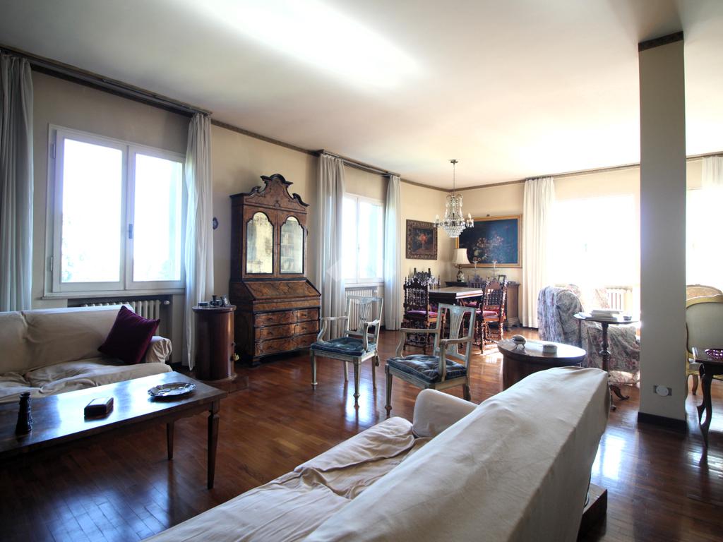 Apartamento de 4 dormitorios en Cesena, Italy No. 283743