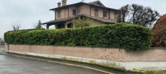 15 rooms House in Reggio Emilia, Italy No. 22856 3