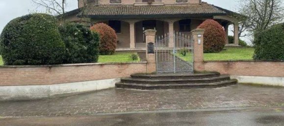 15 rooms House in Reggio Emilia, Italy No. 22856 2