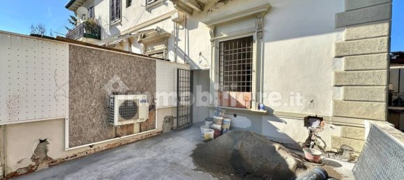 2 bedrooms Apartment in Florence, Italy No. 52113 3