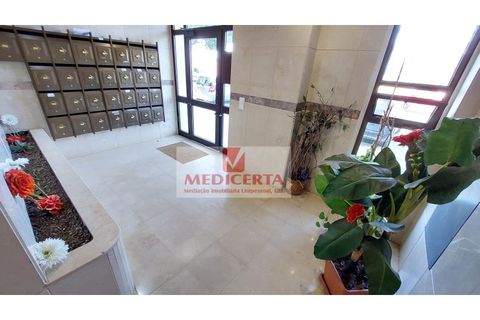 2 Schlafzimmer Wohnung in Rio de Mouro, Portugal, Nr. 201795