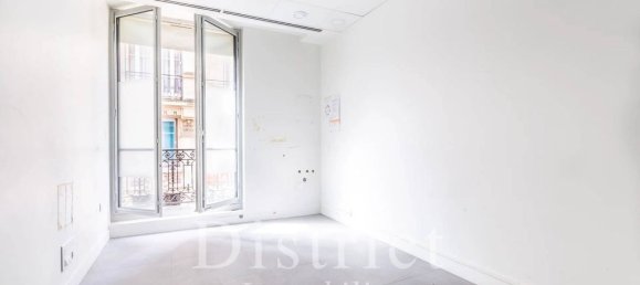 4 rooms Office in Paris, France No. 118068 3