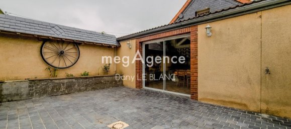 3 bedrooms House in Chartres, France No. 64619 5