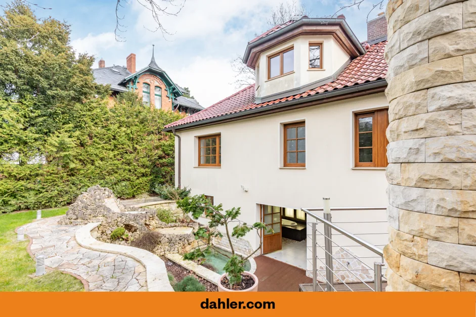 3 bedrooms Villa in Grunewald, Germany No. 86216