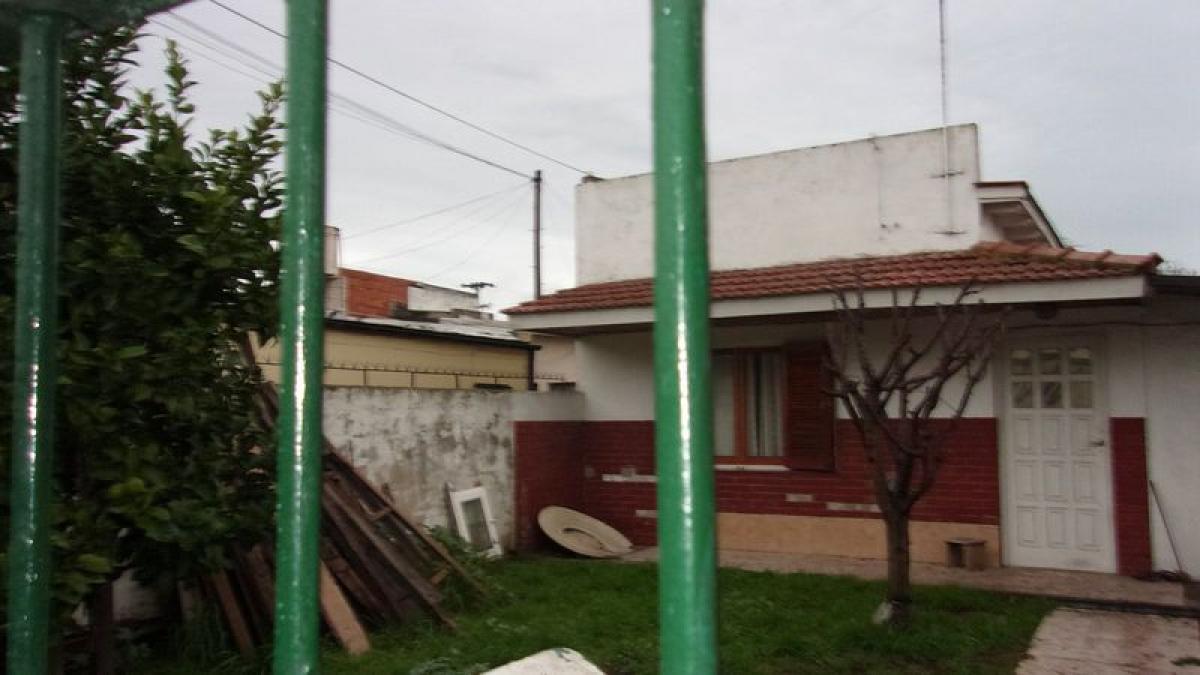 3 bedrooms House in Mar del Plata, Argentina No. 76182